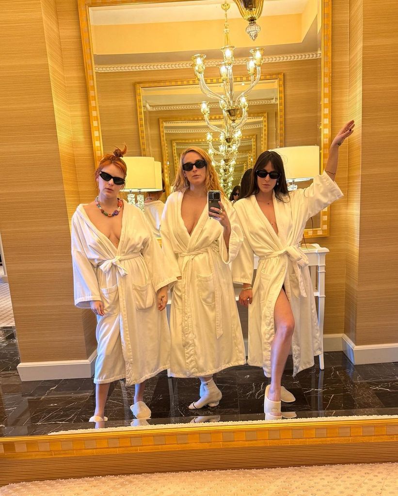 Tallulah, Rumer, and Scout Willis in a selfie from a family vacation to Las Vegas shared on Instagram
