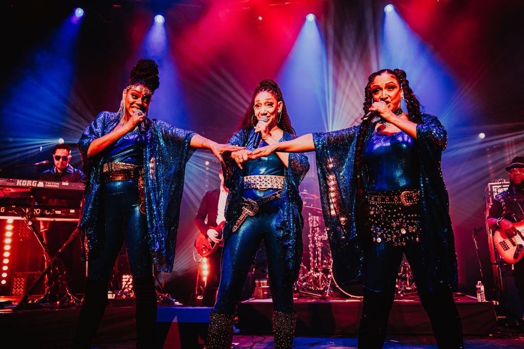 SISTER SLEDGE in concert