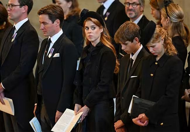 princess beatrice procession