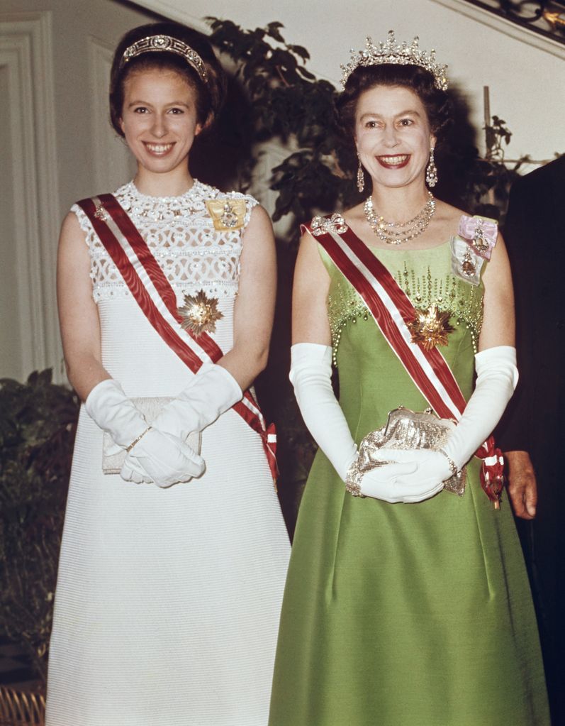 A young Princess Anne stood with the Queen