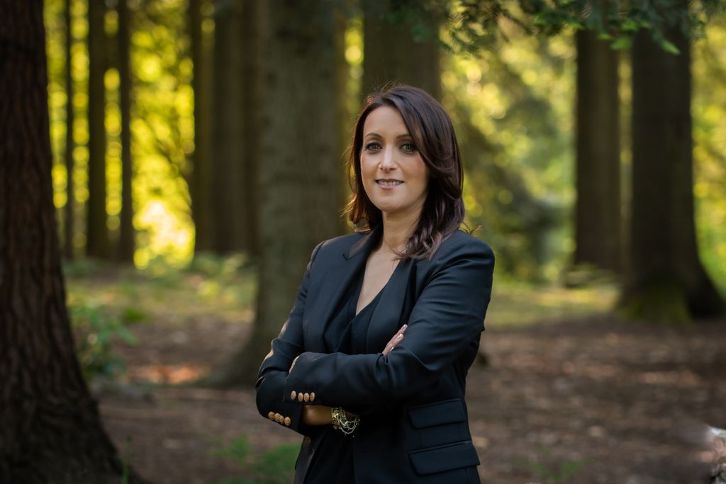 Divorce coach Sara Davison says midlife marriage breakdowns can be "contagious"