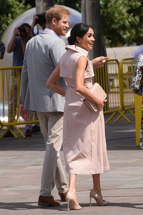 meghan markle pink trench