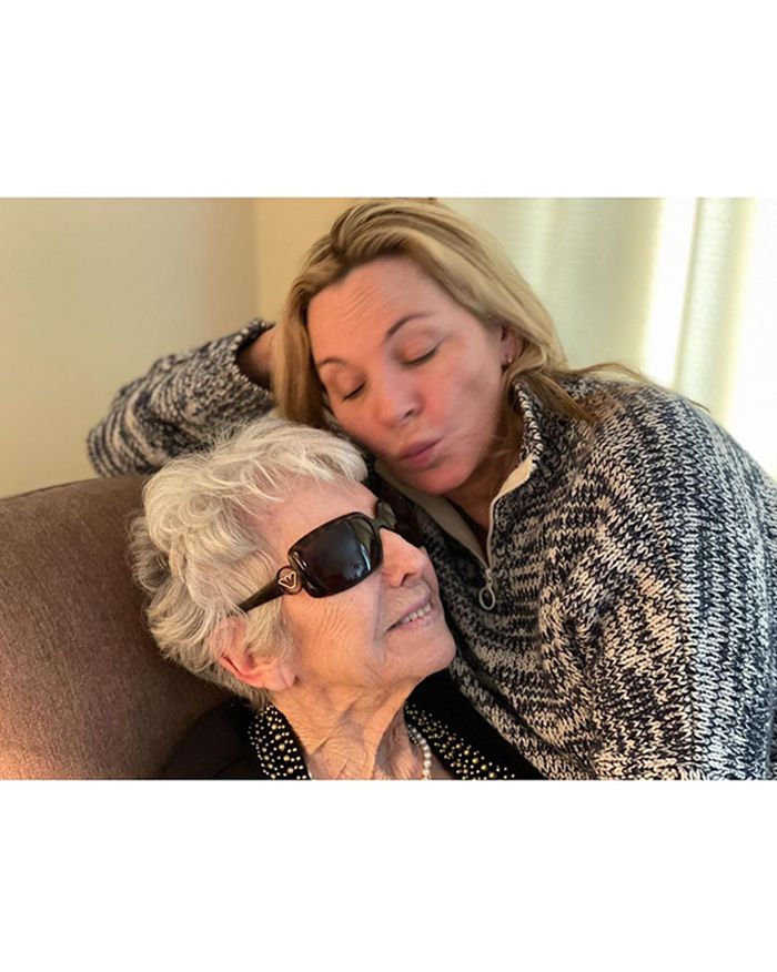 kim cattrall and her mother