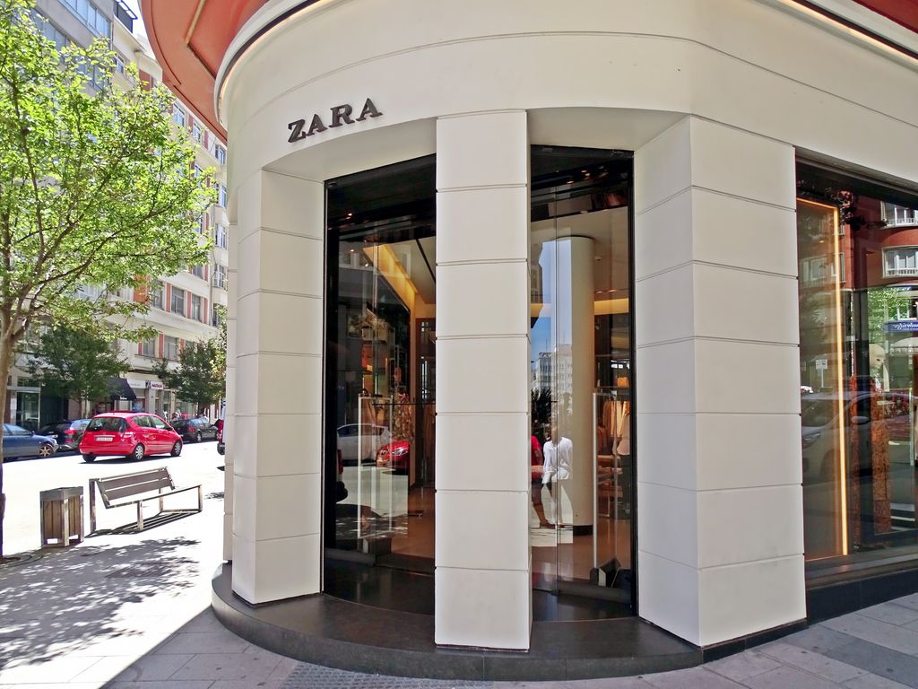 The,First,Store,That,Was,Opened,By,The,Group,'inditex',