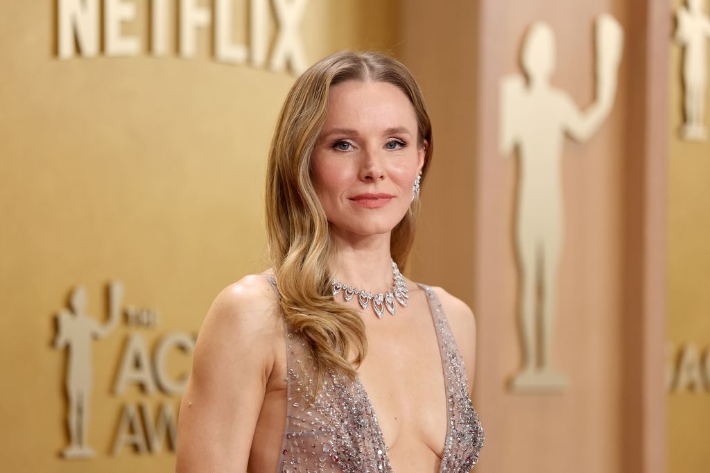 Kristen Bell participe à la 32e édition des Actor Awards au Shrine Auditorium et à l'Expo Hall le 1er mars 2026 à Los Angeles, en Californie. 