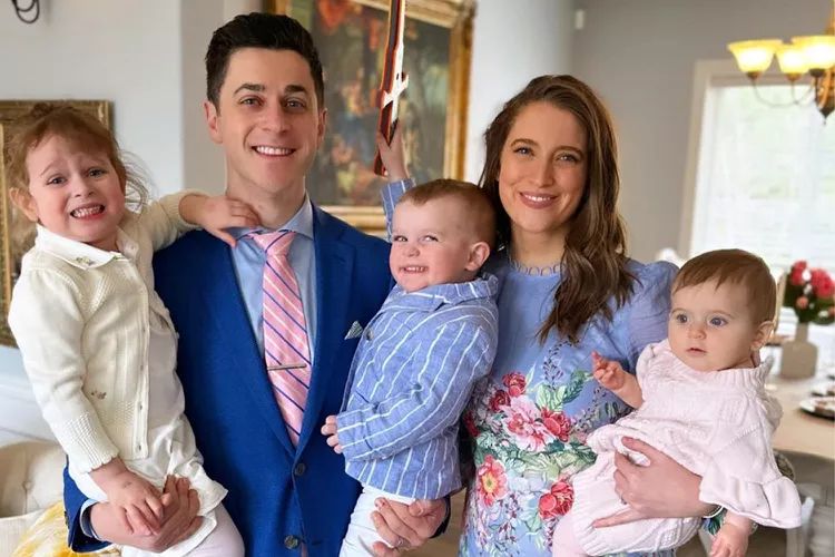 david henrie with wife and three kids