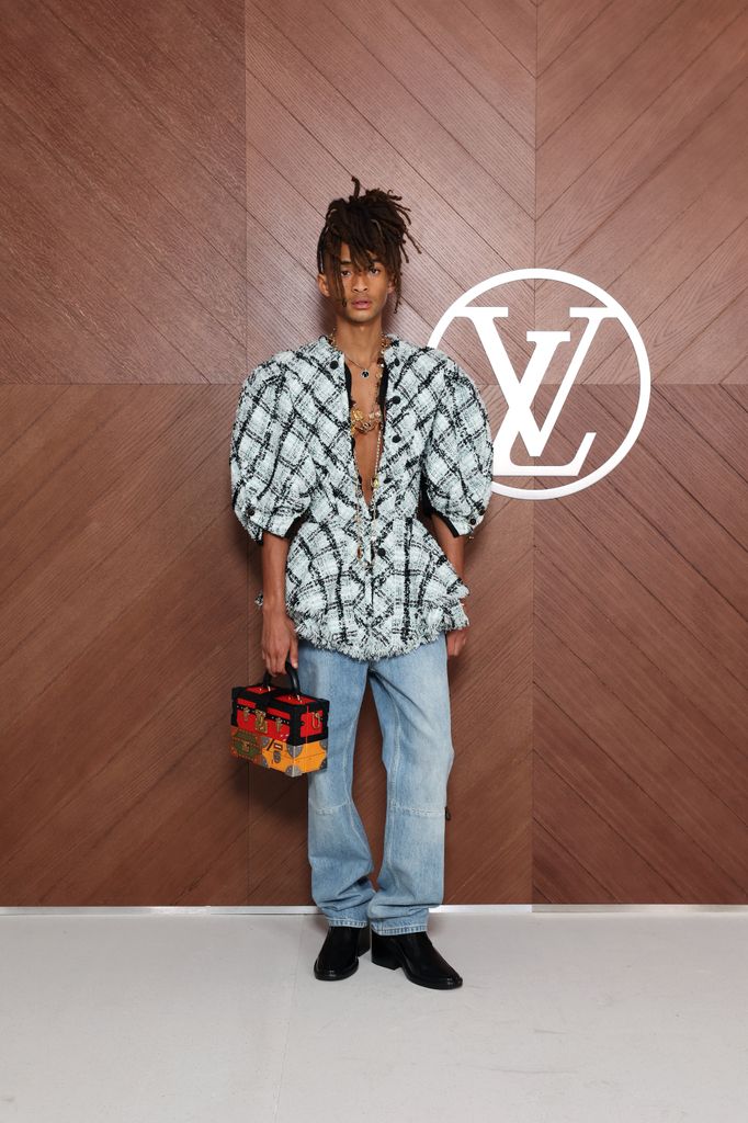 Jaden Smith menghadiri pertunjukan Louis Vuitton Womenswear Fall/Winter 2025-2026 sebagai bagian dari Paris Fashion Week pada 10 Maret 2025 di Paris, Prancis