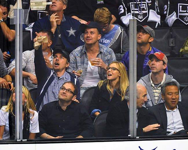 Kristen Bell and Dax Shepard pictured at a hockey game
