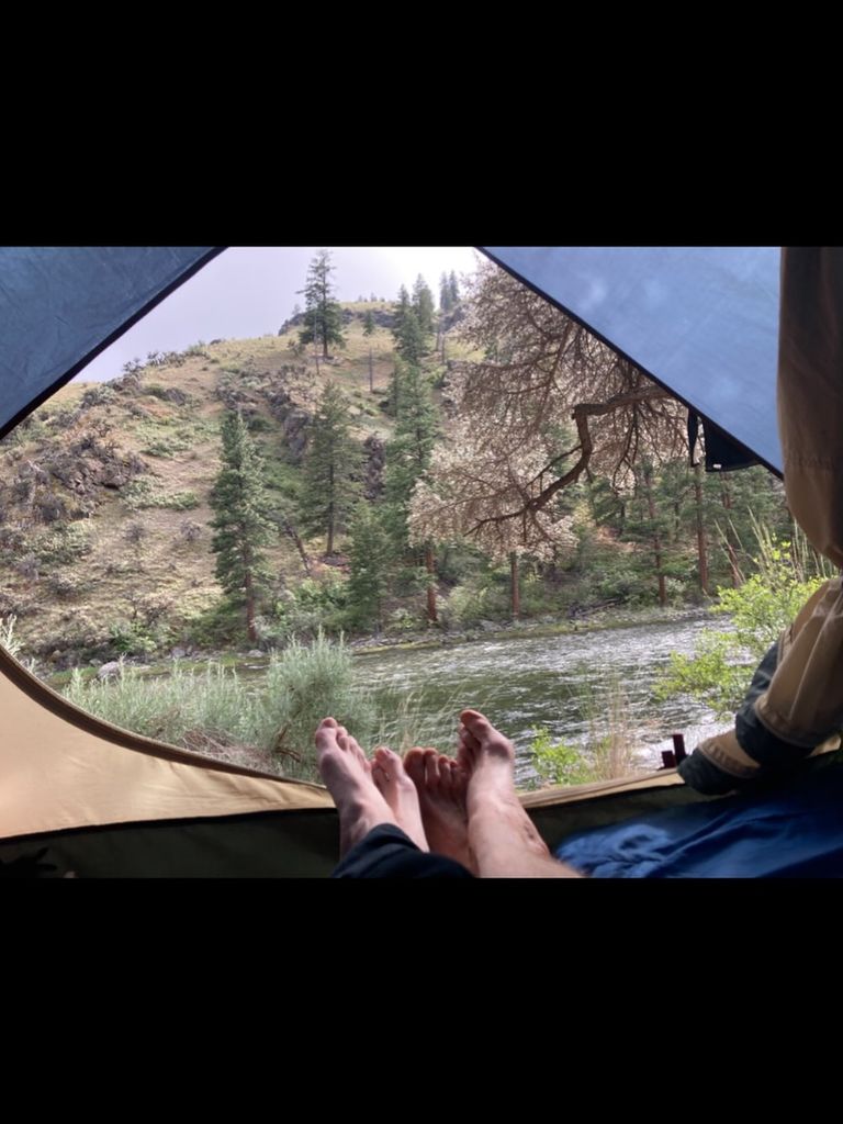 Photo de Julia Roberts et Danny Moder Feet qui sort de la tente