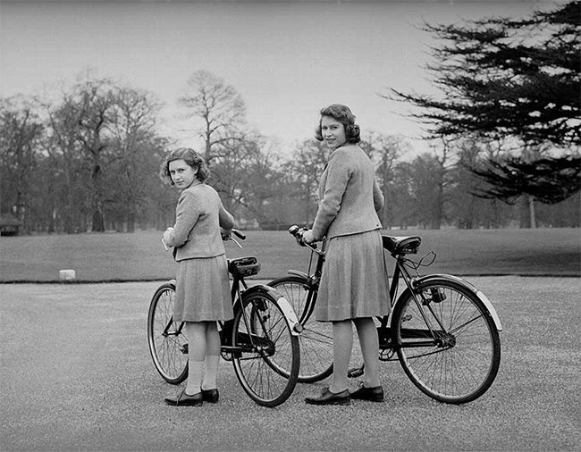 the queen and princess margaret cycling