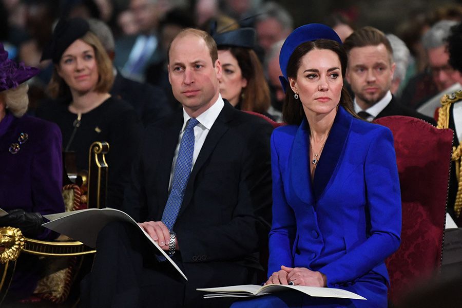 prince william and kate sitting abbey