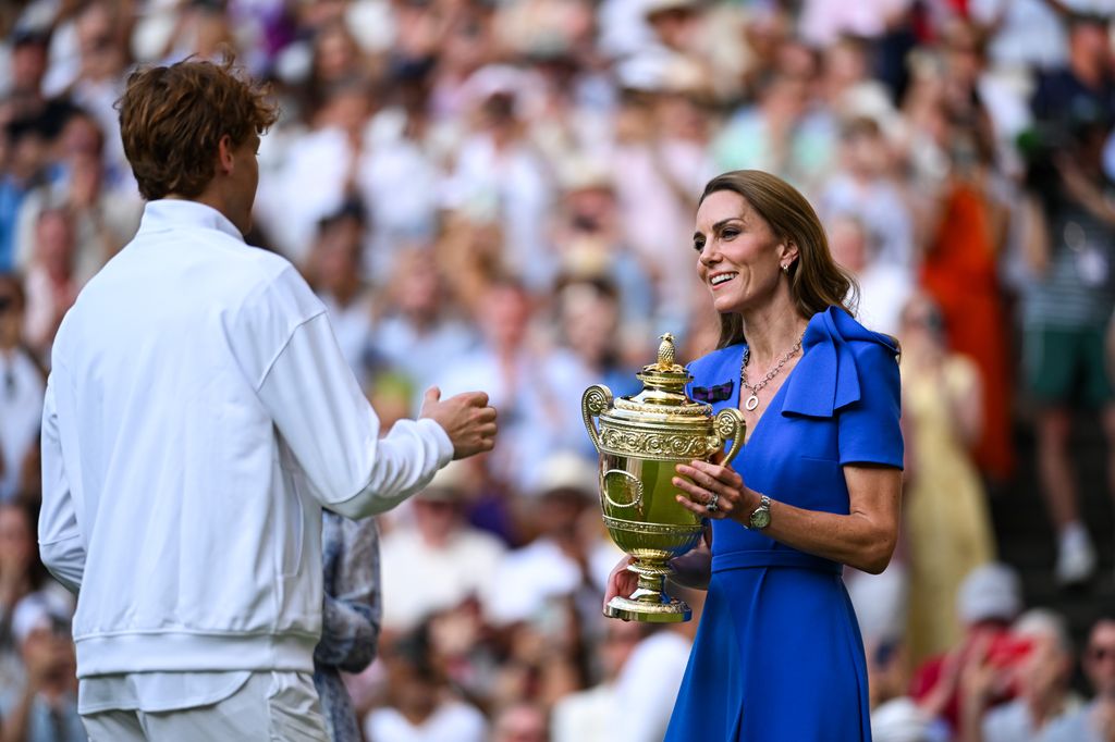 Kate presenting Jannik Sinner with the winning trophy