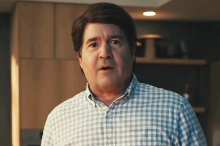 Guy Fieri unveils new look for birthday