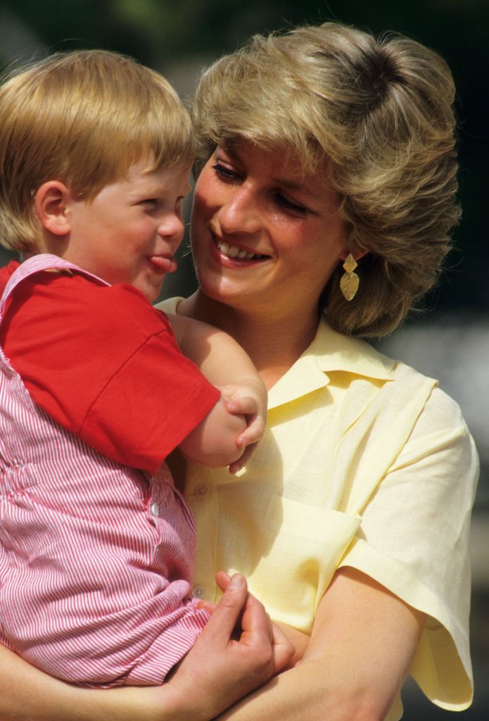 Diana and Harry enjoy a cuddle on holiday in Majorca in 1987