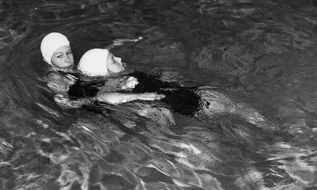 princess elizabeth swimming 1939