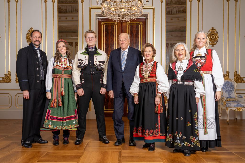 Norway's royal family pose for portrait on Prince Sverre Magnus' 18th birthday