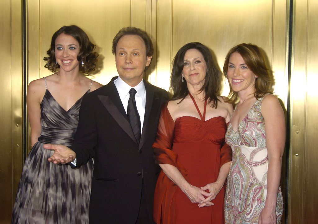 Billy Crystal and Janice Crystal with their daughters