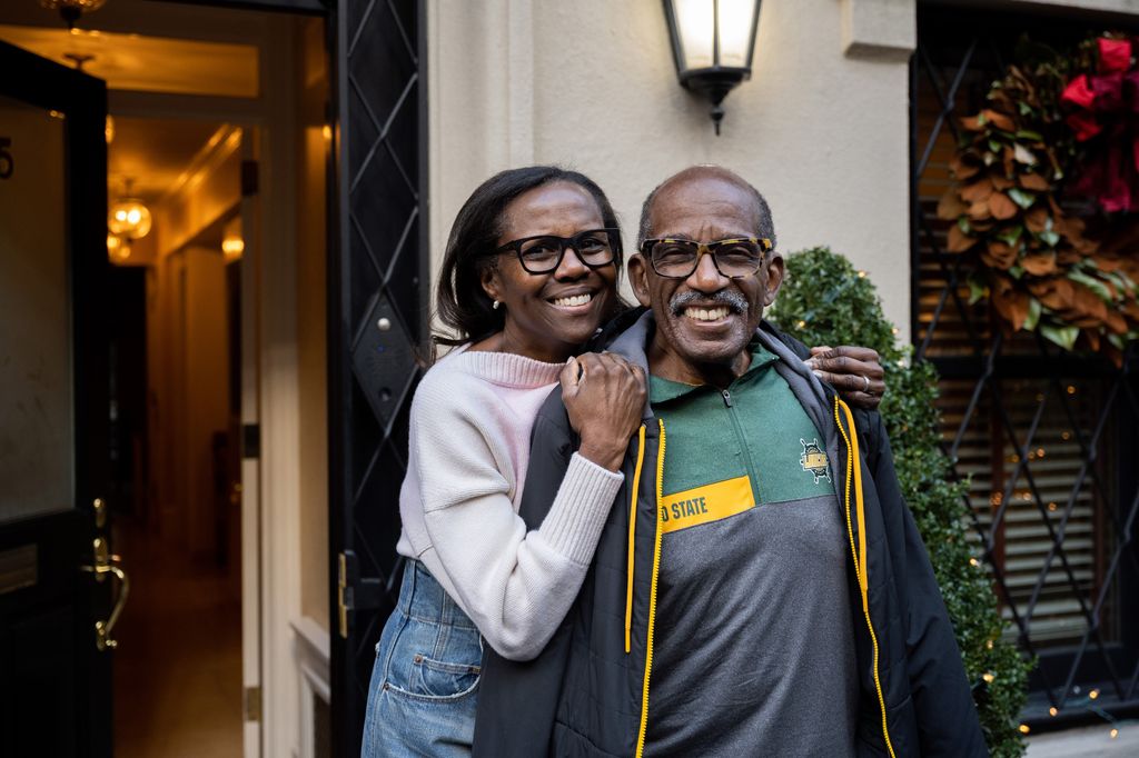 Deborah Roberts and Al Roker during a Christmas caroling surprise on Wednesday, December 14, 2022