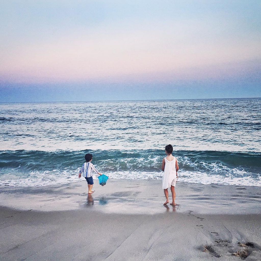 Georgina Chapman's two kids India and Dash frolic in the water, shared on Instagram