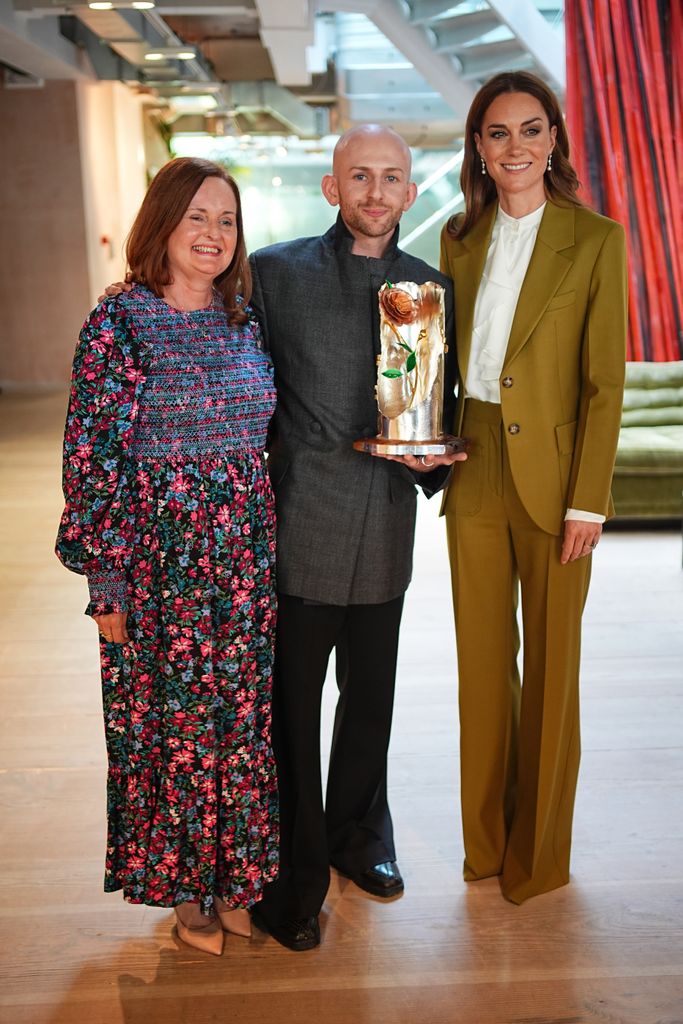 kate middleton in olive trouser suit 