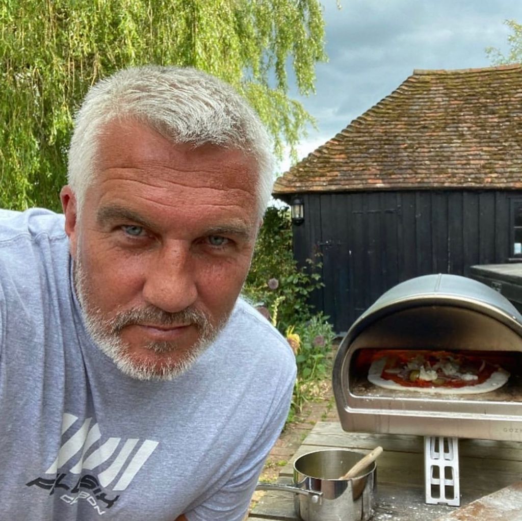 Paul Hollywood selfie with pizza oven at home