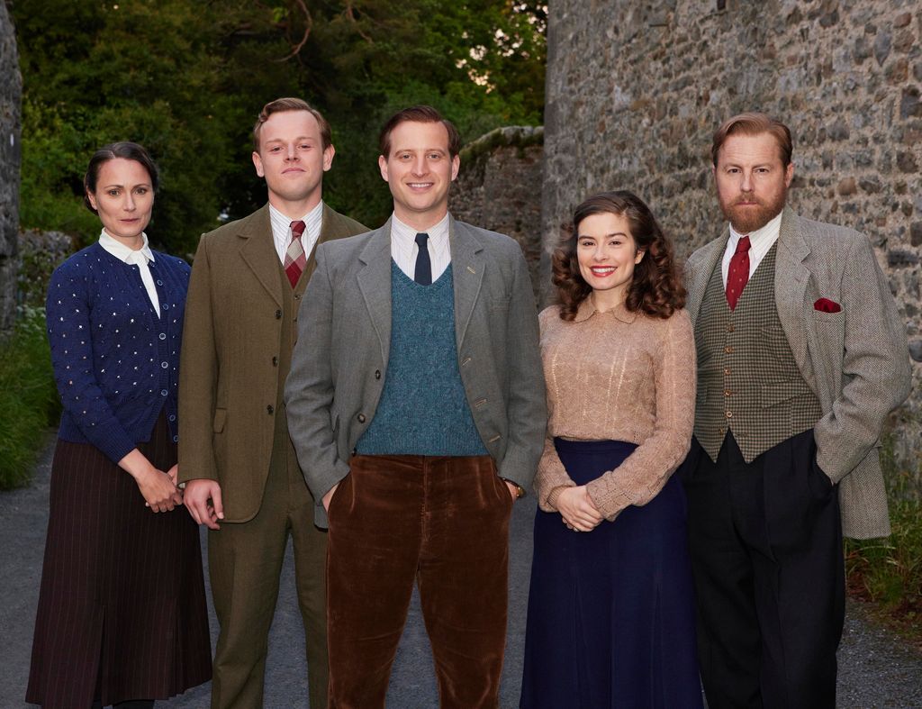 Anna Madeley, Callum Woodhouse, Nicholas Ralph, Rachel Shenton and Samuel West in All Creatures Great and Small 