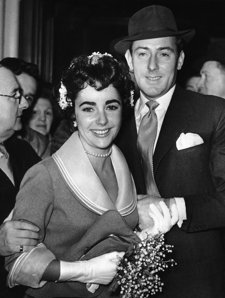  Elizabeth Taylor and British film actor Michael Wilding on their wedding day