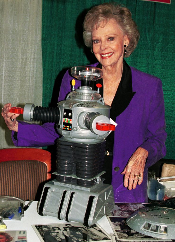 Actress June Lockhart from the "Lost in Space" tv. series attend the second annual New York Comic And Fantasy Creators Convention, June 23, 2000 at Madison Square Garden in New York City