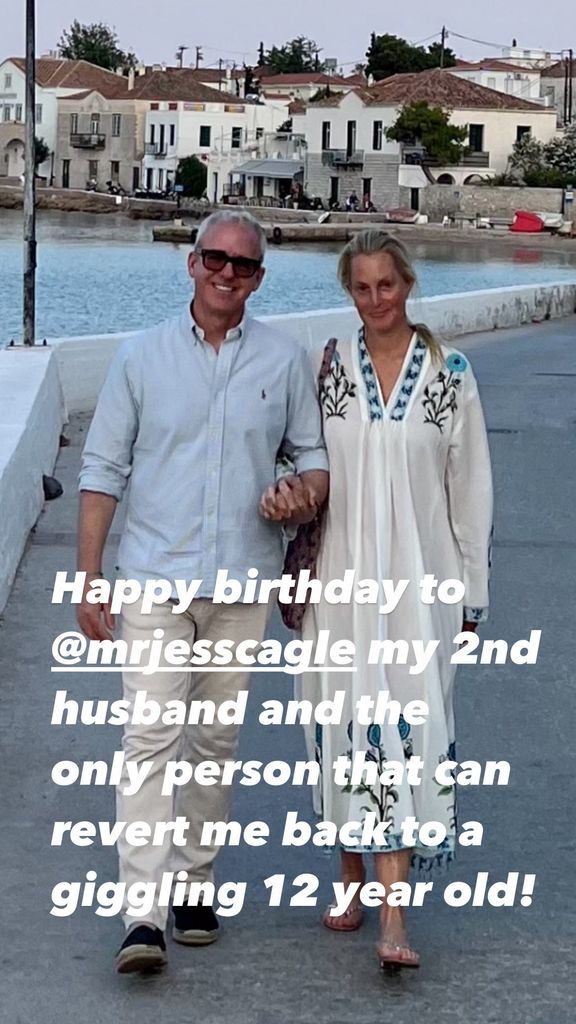 ali wentworth jess cagle walking holding hands