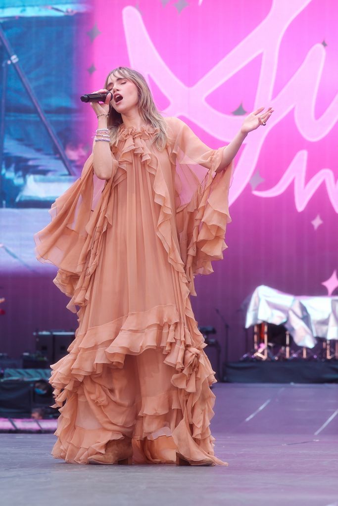 Suki Waterhouse performed as the opening act for during the Eras Tour 