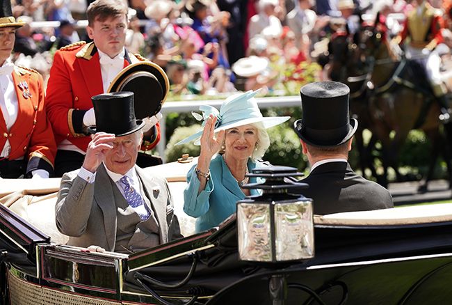 prince charles and camilla riding royal carriage ascot