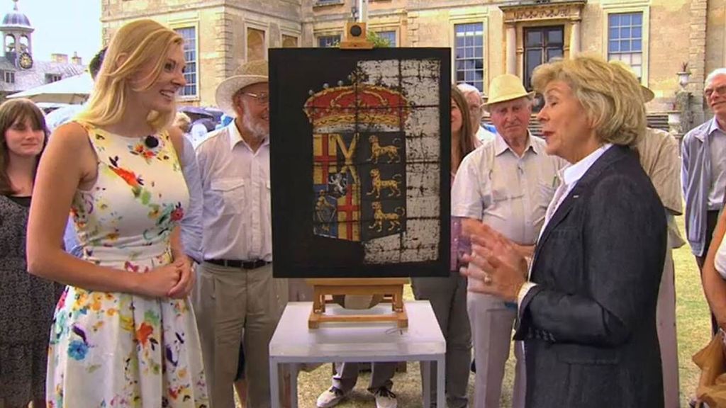 Antiques Roadshow expert wowed by ‘trickiest’ item she’s ever valued kept in spare bedroom