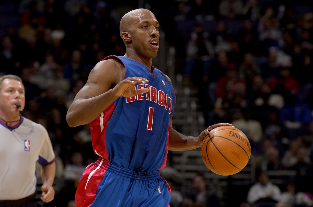 Chauncey Billups #1 of the Detroit Pistons handles the ball against the Washington Wizards on November 29, 2003 at the MCI Center in Washington, DC.
