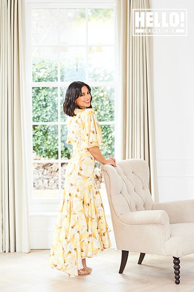 Fiona Wade looks summery at home
