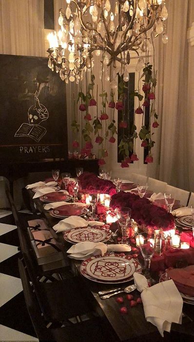 Khloe Kardashian valentines day dinner table