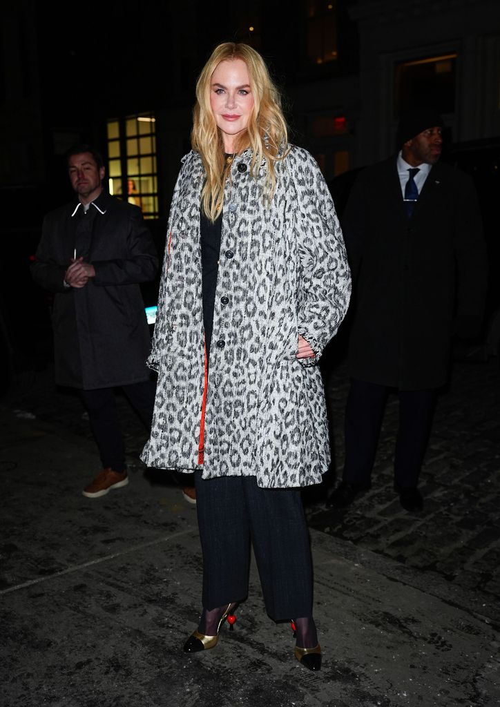 Nicole Kidman étourdit avec son cuir moulant et ses talons vertigineux 2 Nicole Kidman en manteau imprimé léopard