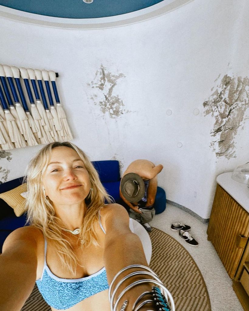 Kate Hudson's fiance scrambled to get his pants up in her photo shared online