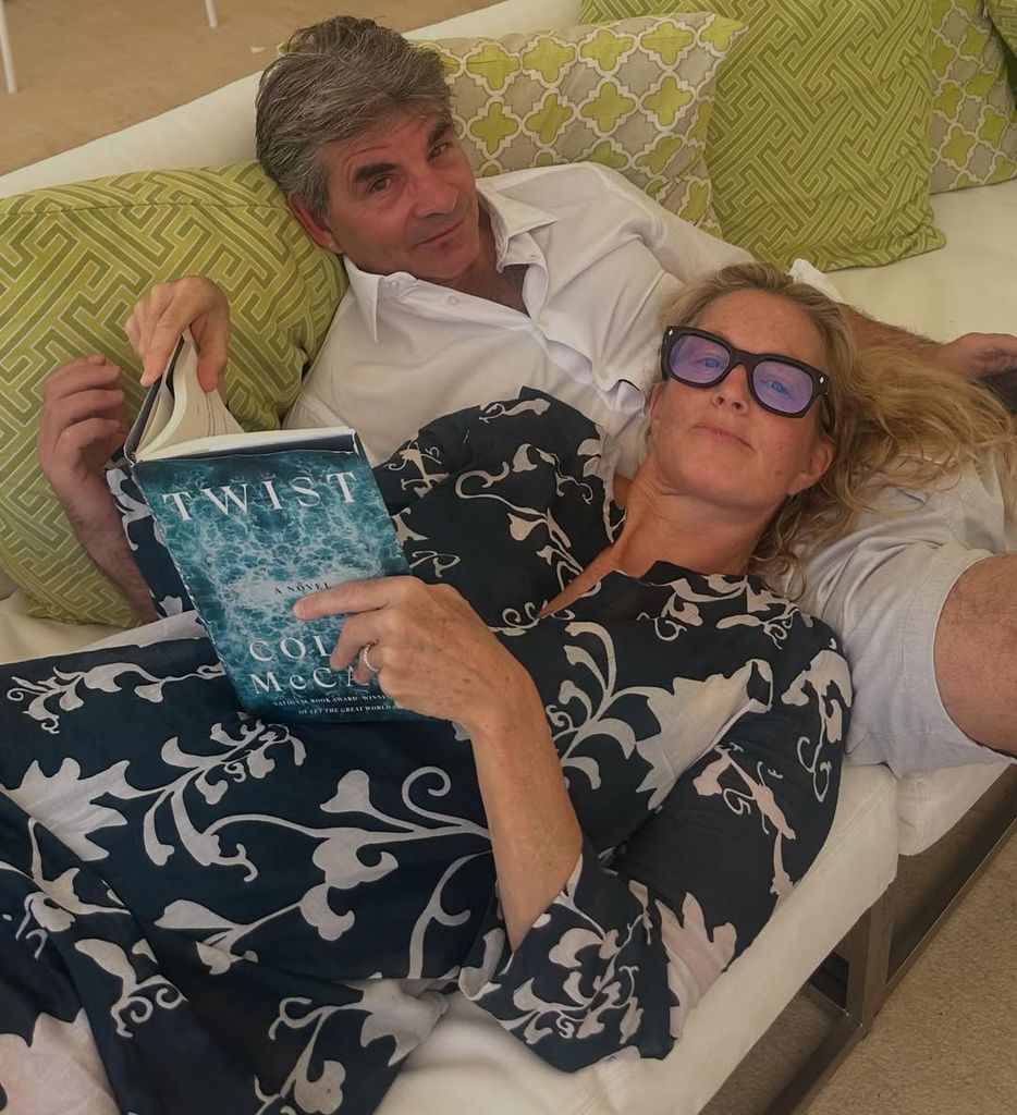 Ali posted a picture of the couple recharging together
