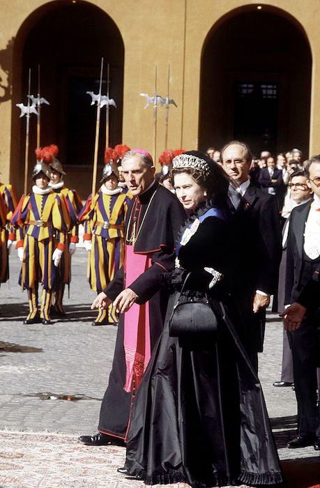 the queen meets pope 1980