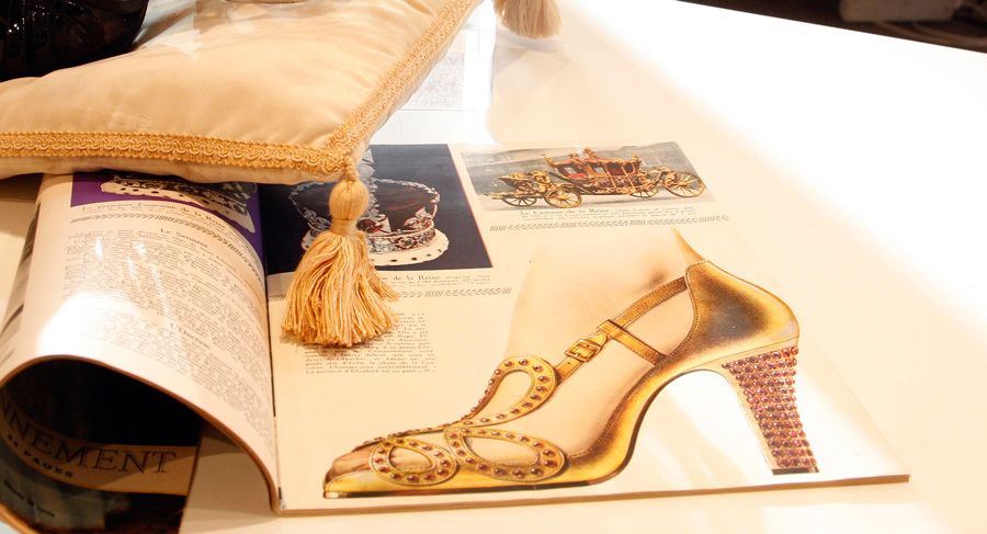 queen coronation shoes 