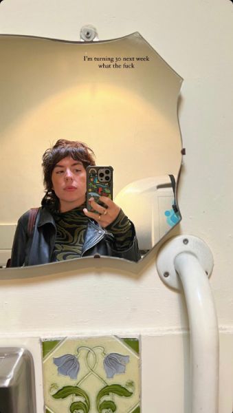 Bella Kidman Cruise in a mirror selfie shared on Instagram