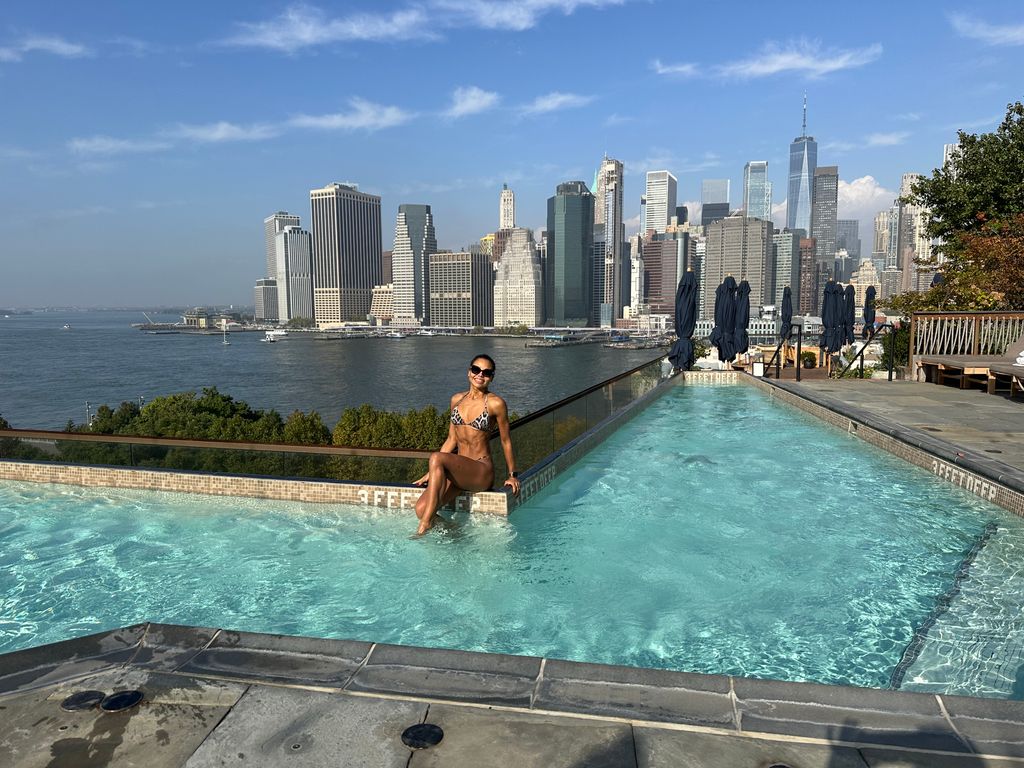 She woke up early for a rooftop swim!