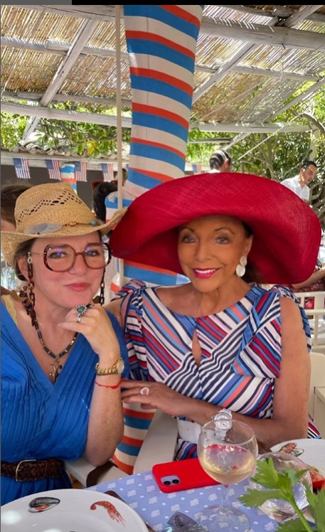 Joan Collins e sua filha mais velha Tara