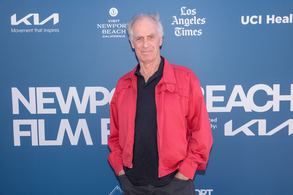  Keith Carradine attends the 2025 Newport Beach Film Festival premiere of "LET'S CALL THE WHOLE THING OFF" on October 18, 2025 in Newport Beach, California