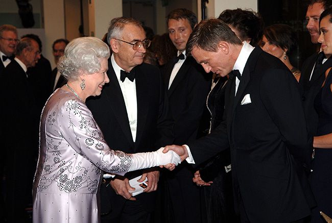 the queen handshake