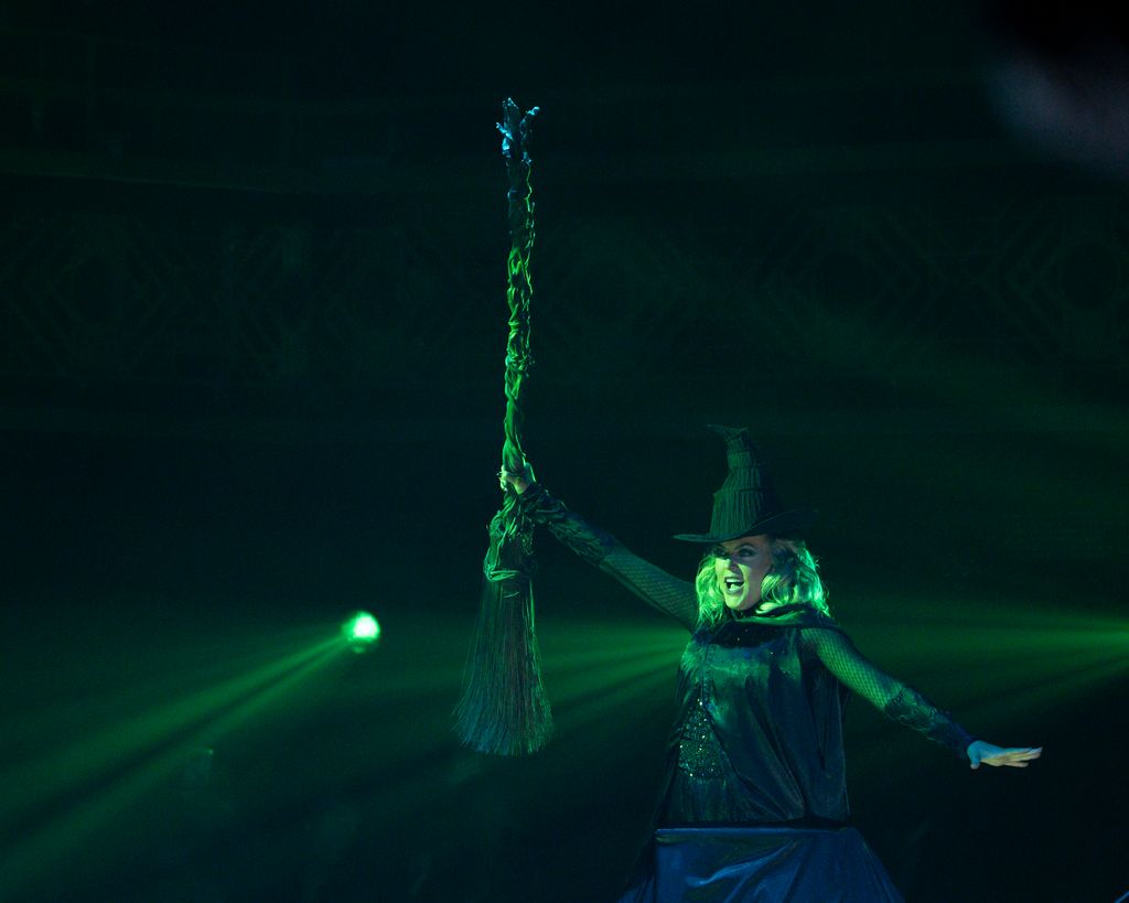 Elaine Hendrix performs during Wicked Night on DWTS