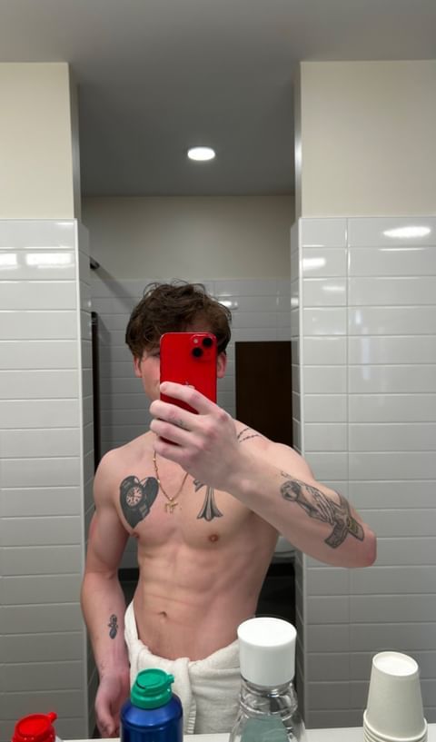 roan stone tattoos bathroom selfie
