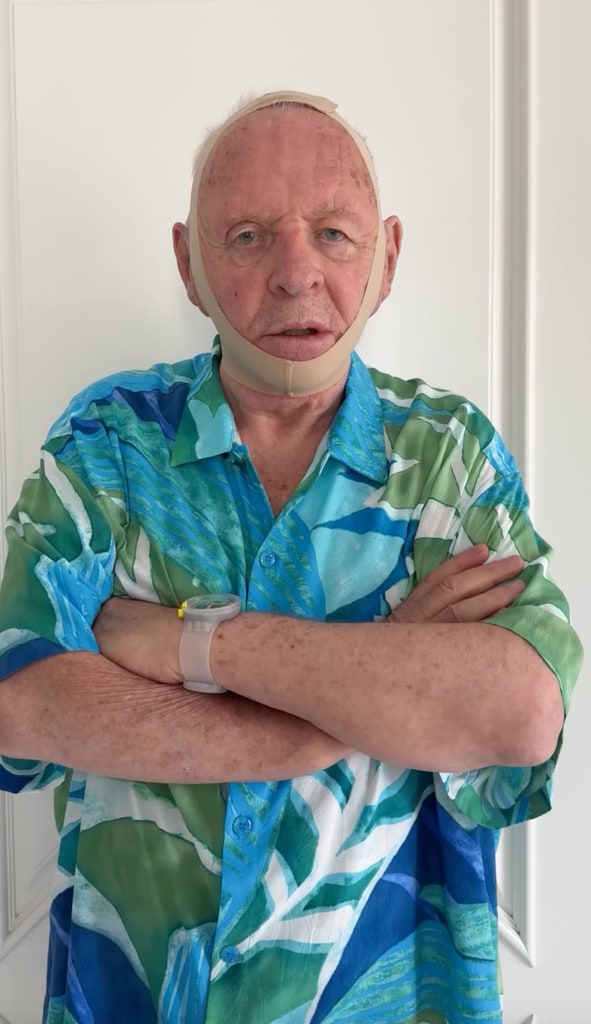 Anthony Hopkins portant une enveloppe de visage écrémé