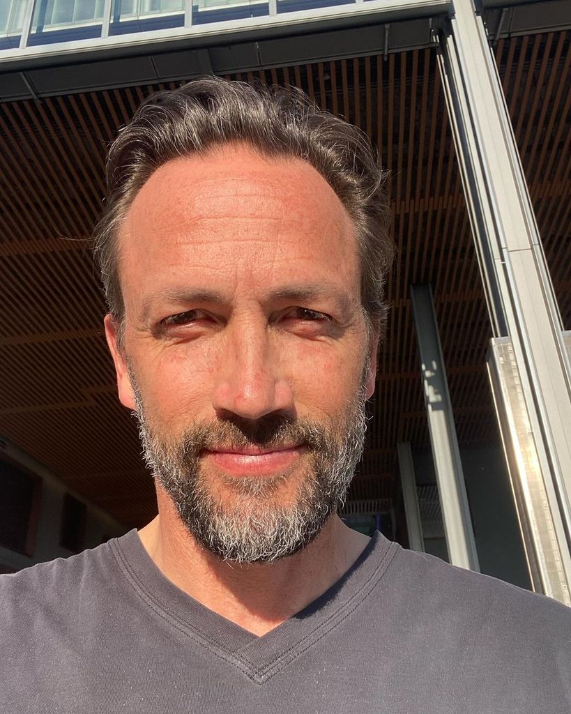 Andrew Shue shares a selfie on social media, his first since his divorce from Amy Robach