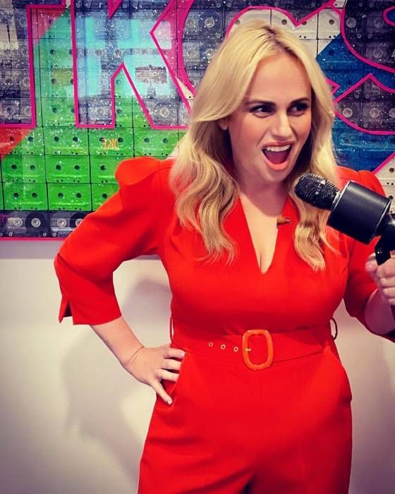 Rebel Wilson wows in a flatter-figuring red jumpsuit you need to see to ...